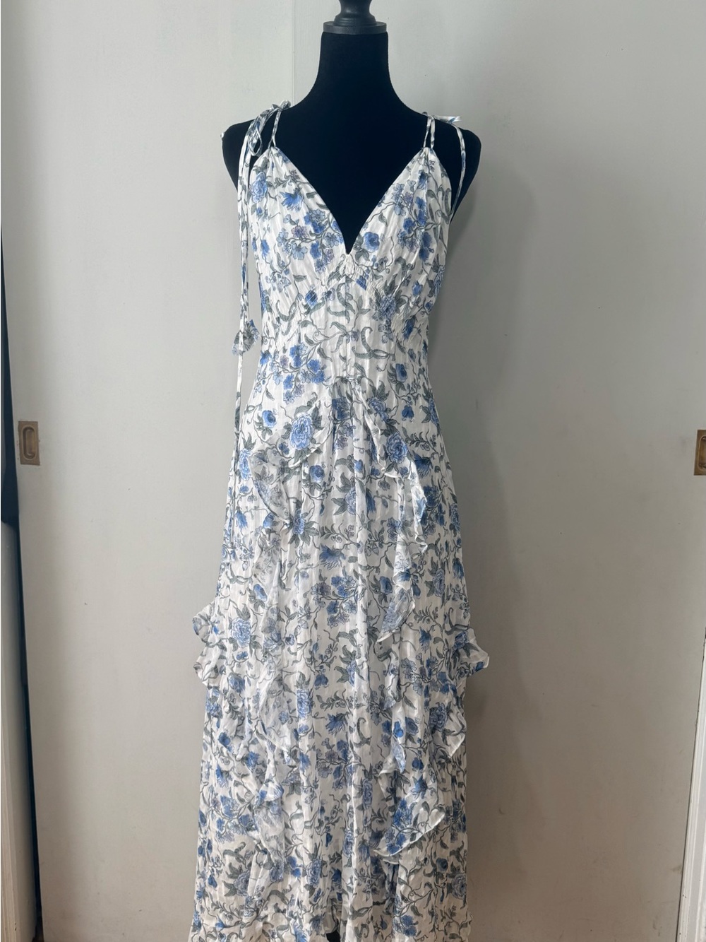 Rebecca Taylor White and Blue Floral Tie-Shoulder V-Neck Midi Silk Dress - Picture 3 of 6